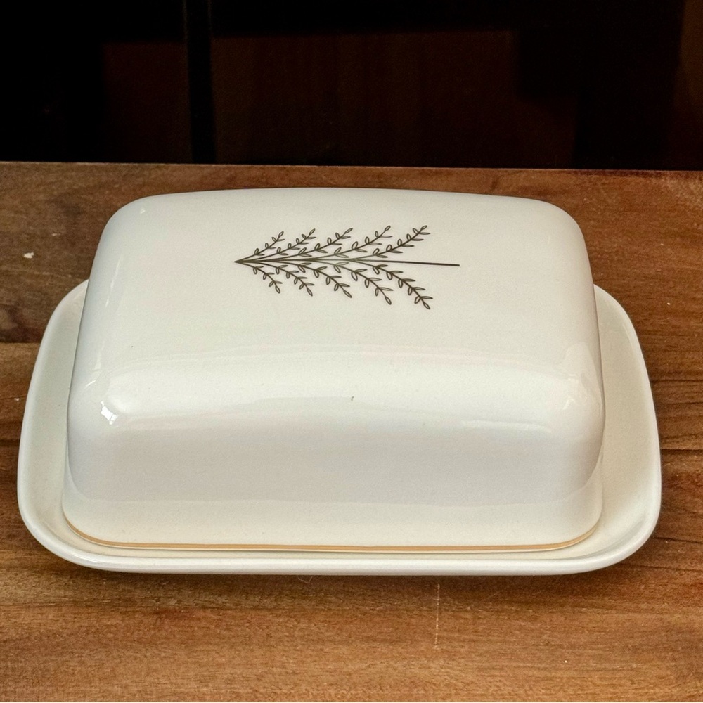 Rectangular Covered Butter Dish - Eaton Fine Dining Golden Pine Collection
